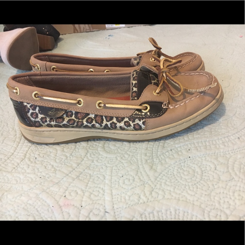NWOT size 8.5 - Picture 1 of 3